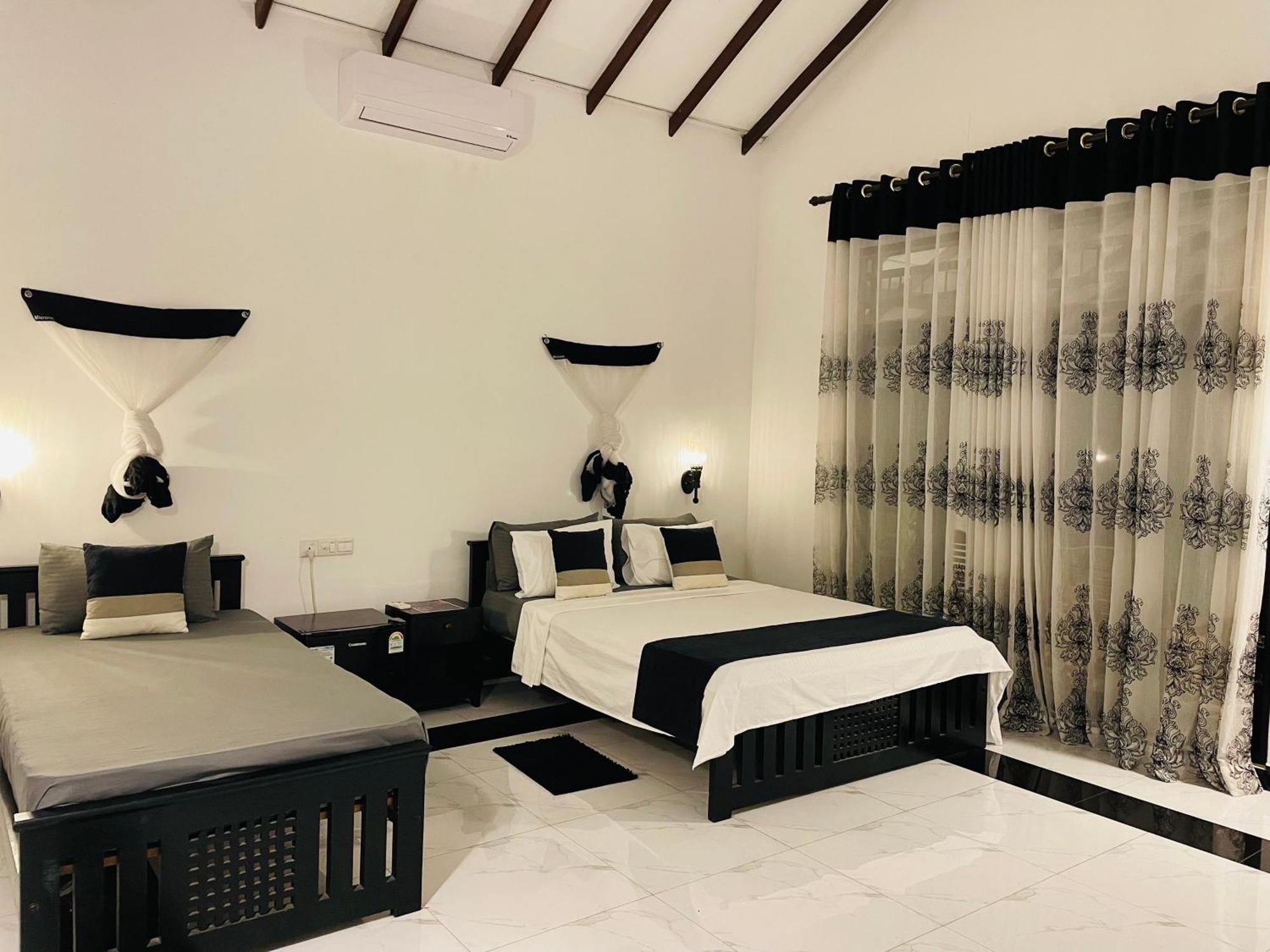 Yala Safari River View Hotel Tissamaharama Exterior photo