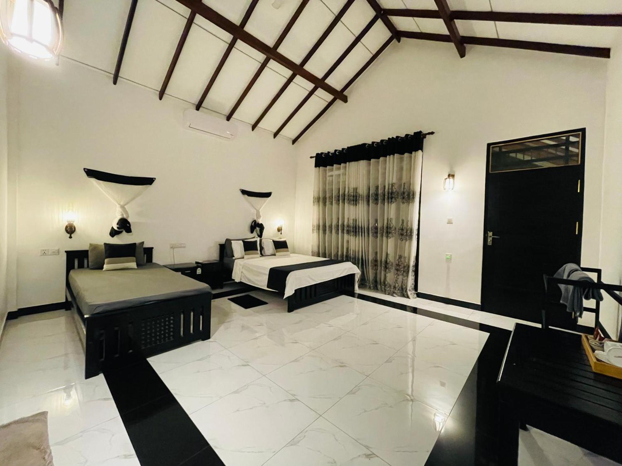 Yala Safari River View Hotel Tissamaharama Exterior photo