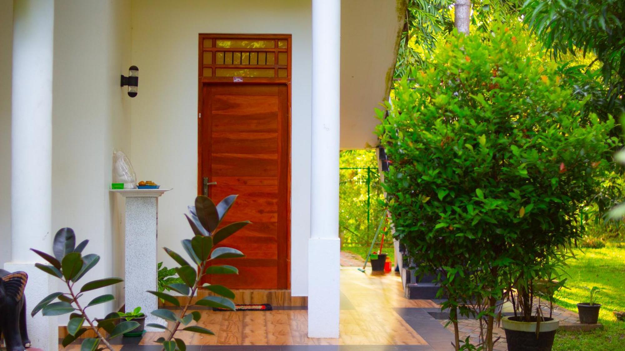Yala Safari River View Hotel Tissamaharama Exterior photo