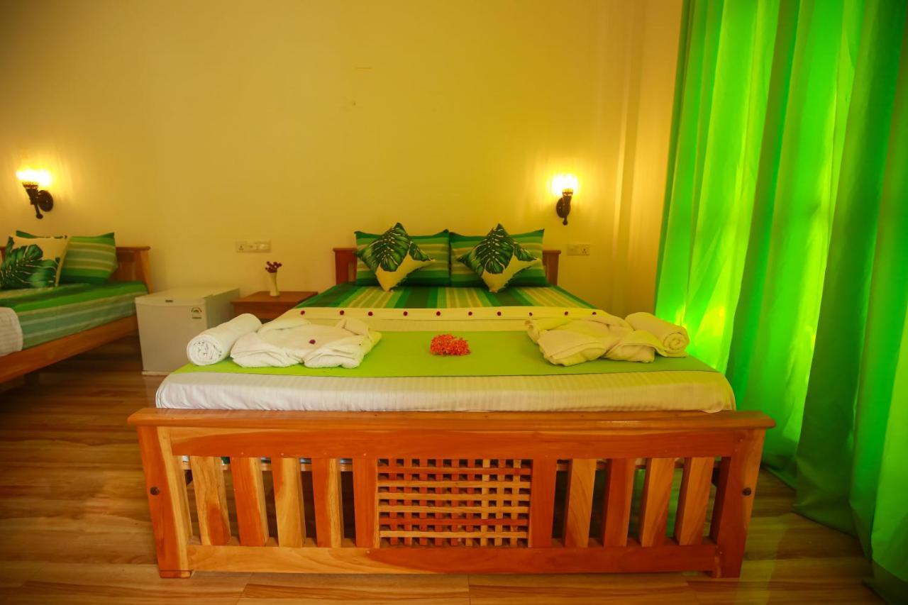 Yala Safari River View Hotel Tissamaharama Exterior photo